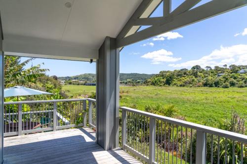 Raglan House | Banana Bungalow Studio