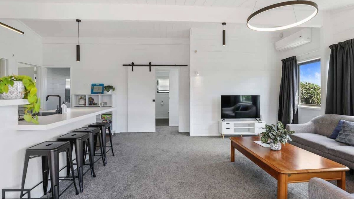 Lynmore House | Be Rude Not To - Walk to Redwoods, Sleeps 7