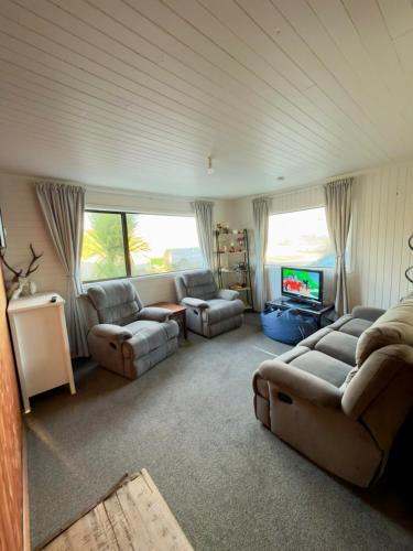 Hokitika House | Beach Cottage - Brand New Listing!