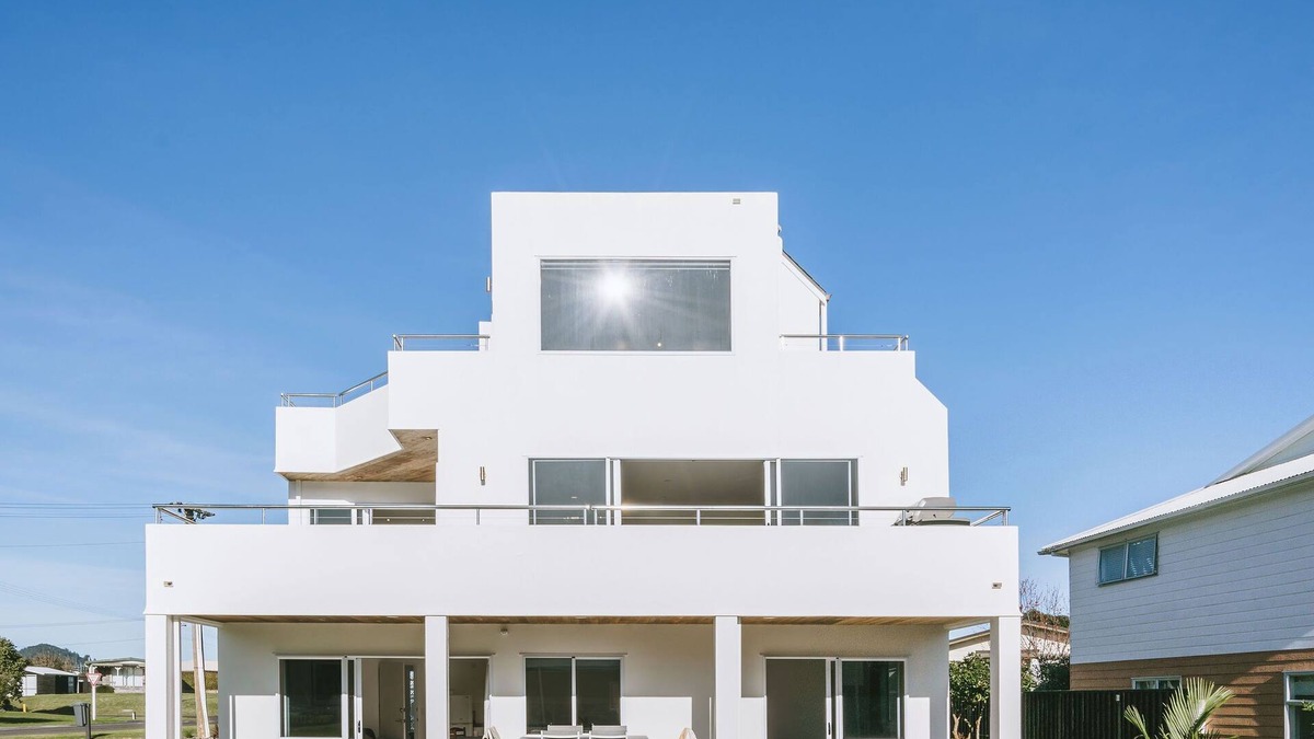Whangamata Apartment | BEACH HOUSE Whangamatā (APARTMENT) - 100m from Harbour
