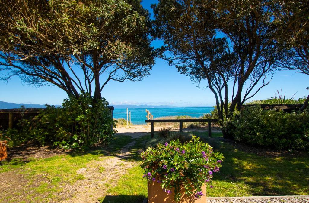 Tata Beach House | Beach Tata - Golden Bay Bach Tata Beach