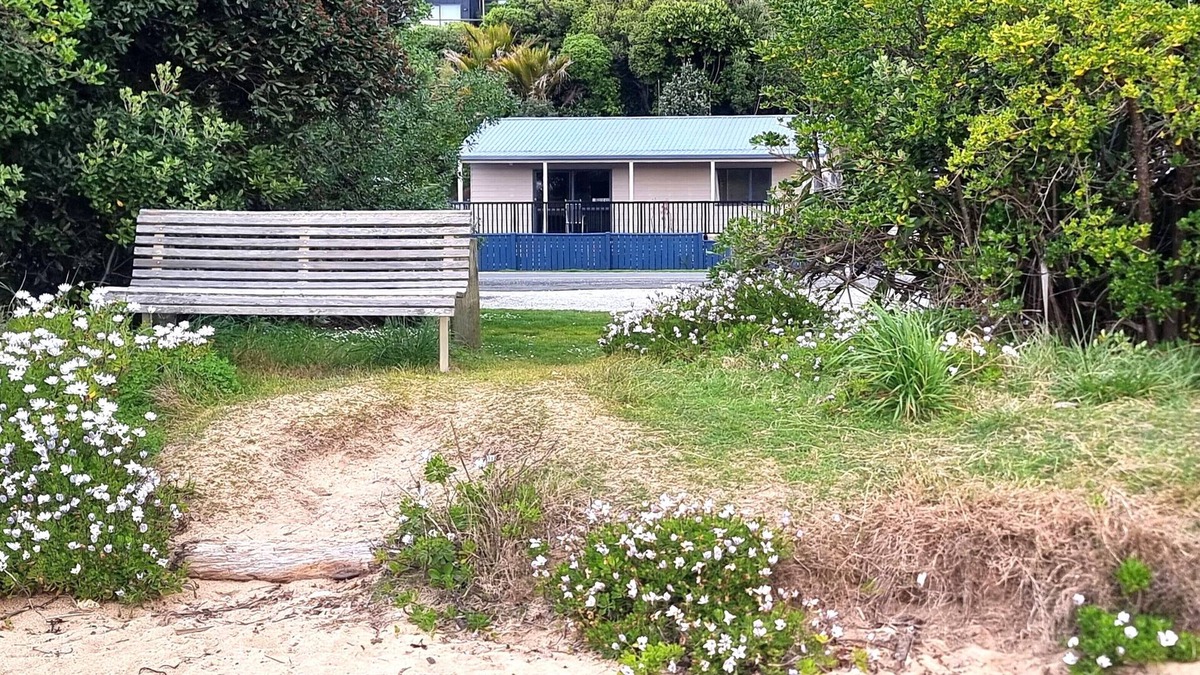 Tata Beach House | Beachaven - REAR Cottage at Ligar Bay with Free Kayaks and unlimited Wifi.