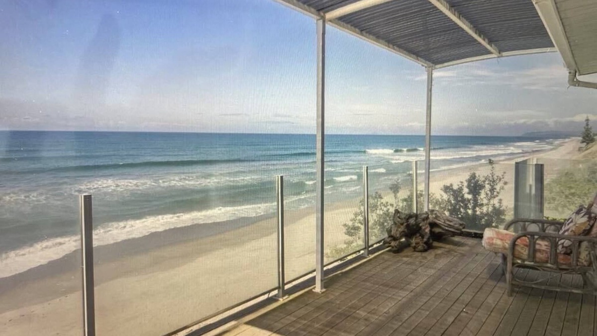 Pukehina House | Beachfront Beauty
