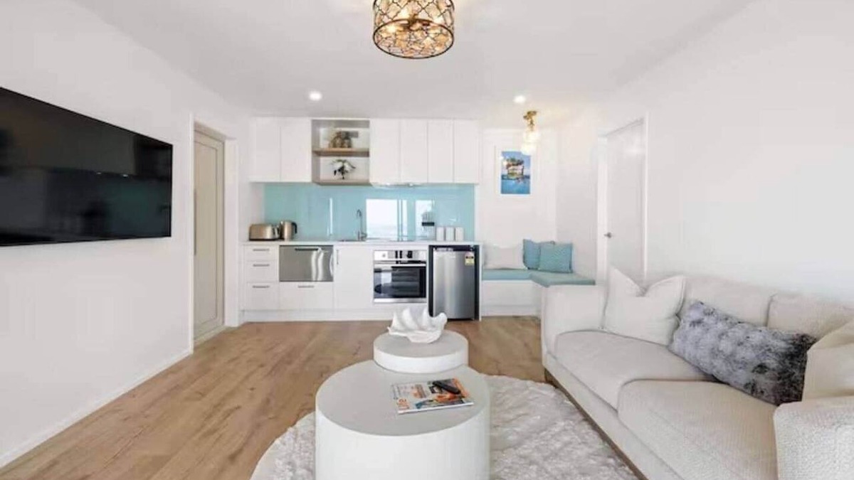 Bell Block House | Beachfront Studio - Ocean Views - Bell Block