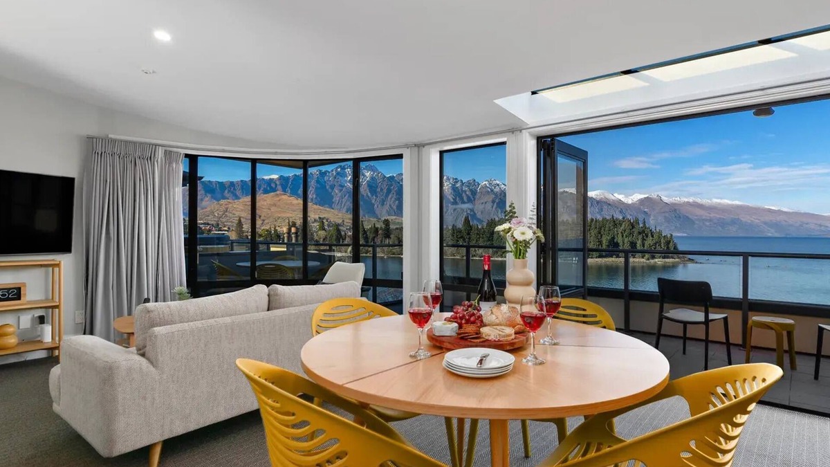 Queenstown Apartment | Beacon Sky Suite 1008 - 2 Bed