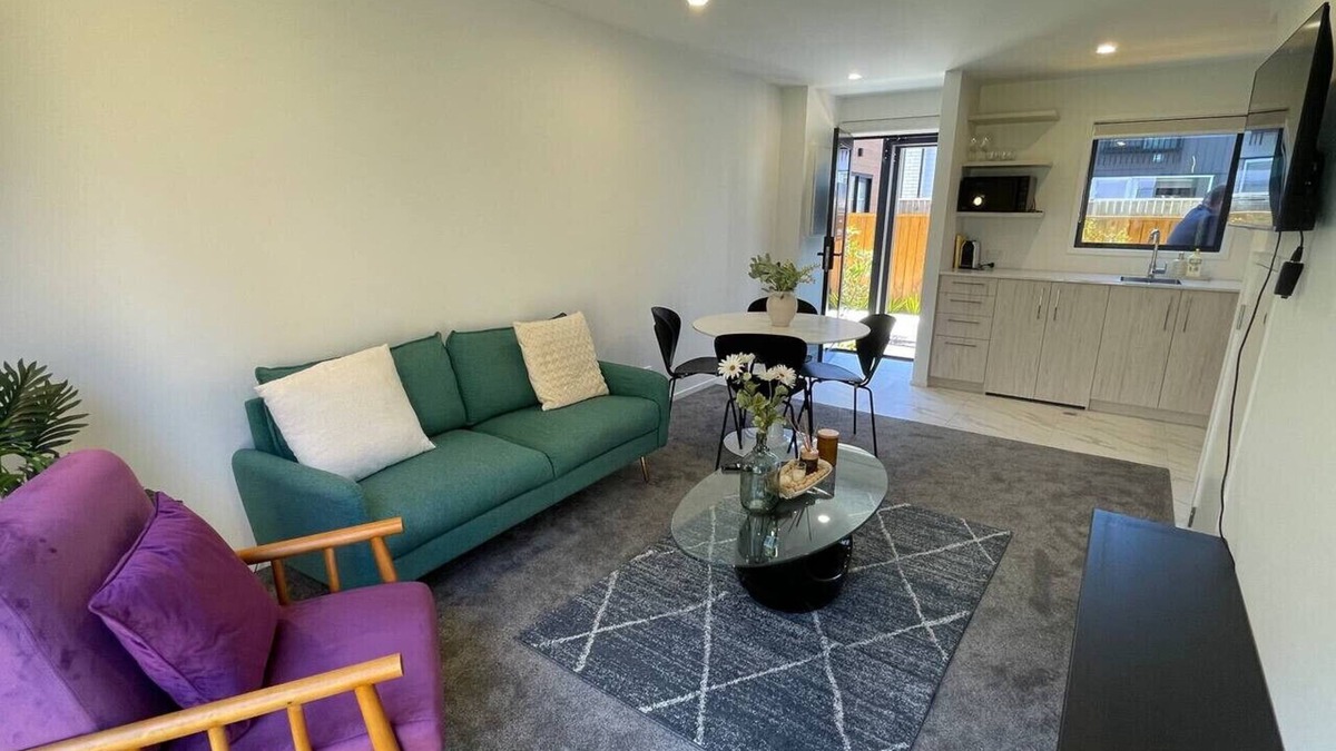 Avondale House | Beautiful Auckland 1 Bed 1 Bath