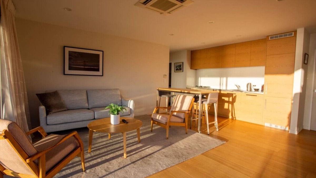Redcliffs Apartment | Beautiful Balmoral Hill Apartment