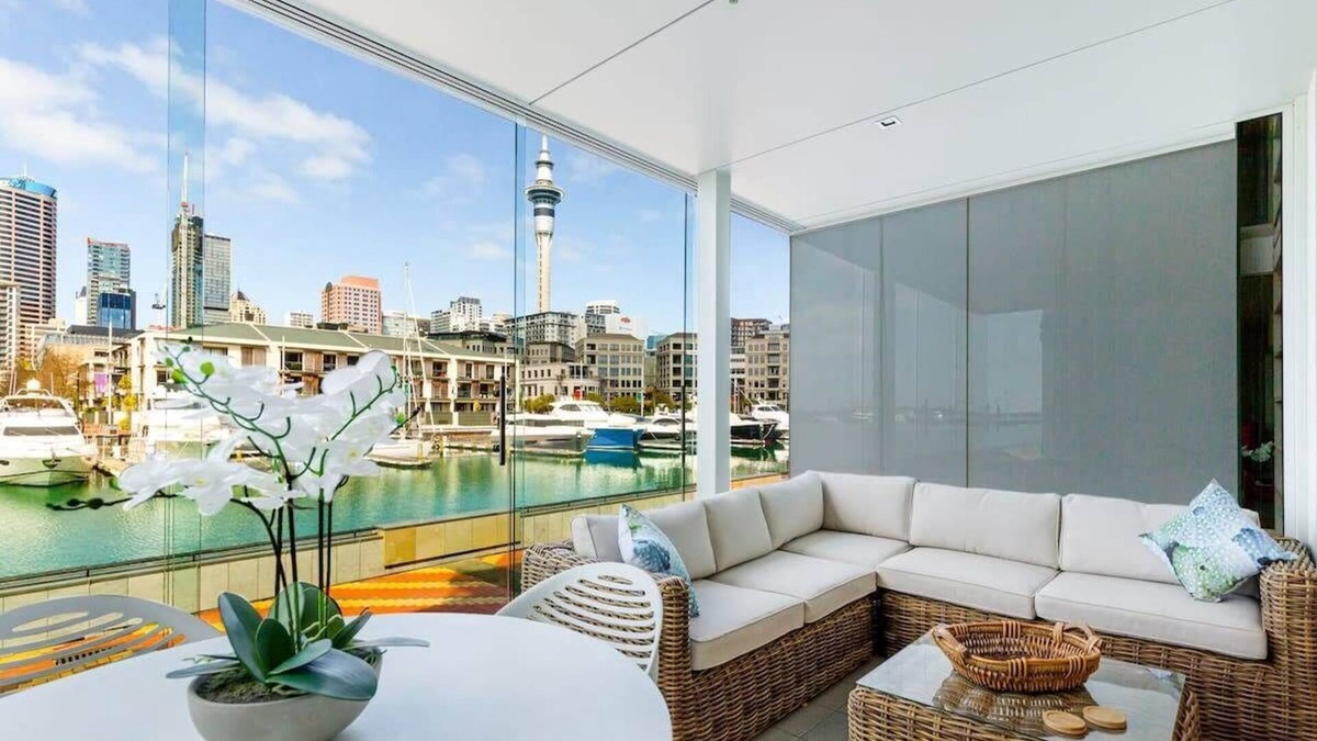 Auckland Central Business District Apartment | Beautiful harbour view apartment by Zodiak Stays