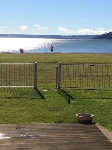 Hannahs Bay House | Beautiful Lakefront Location