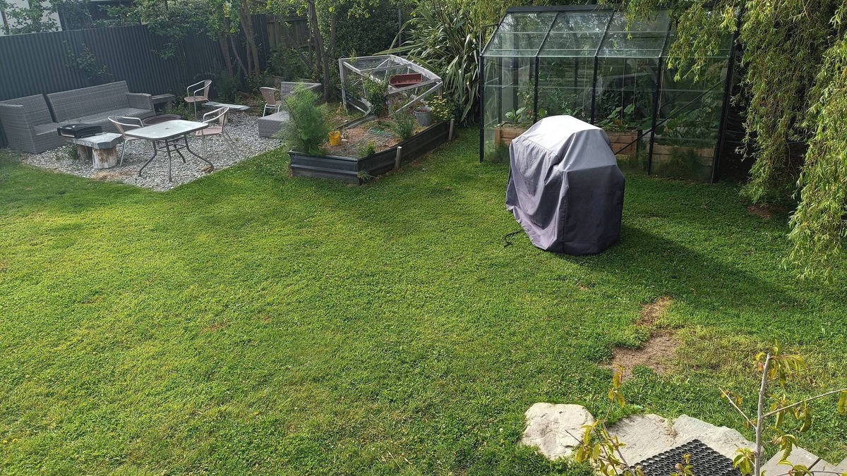 Lake Hawea Apartment | Beautiful not-so-tiny home in Hawea near the lake