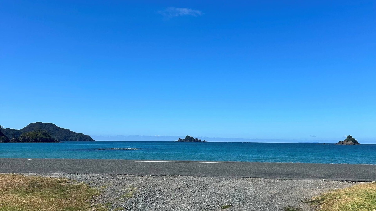 Oakura House | Beautifully renovated 5-bedroom bach just steps from the sand.