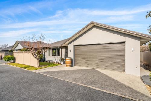 Alexandra House | Beauty on Bantry - Alexandra Holiday Home