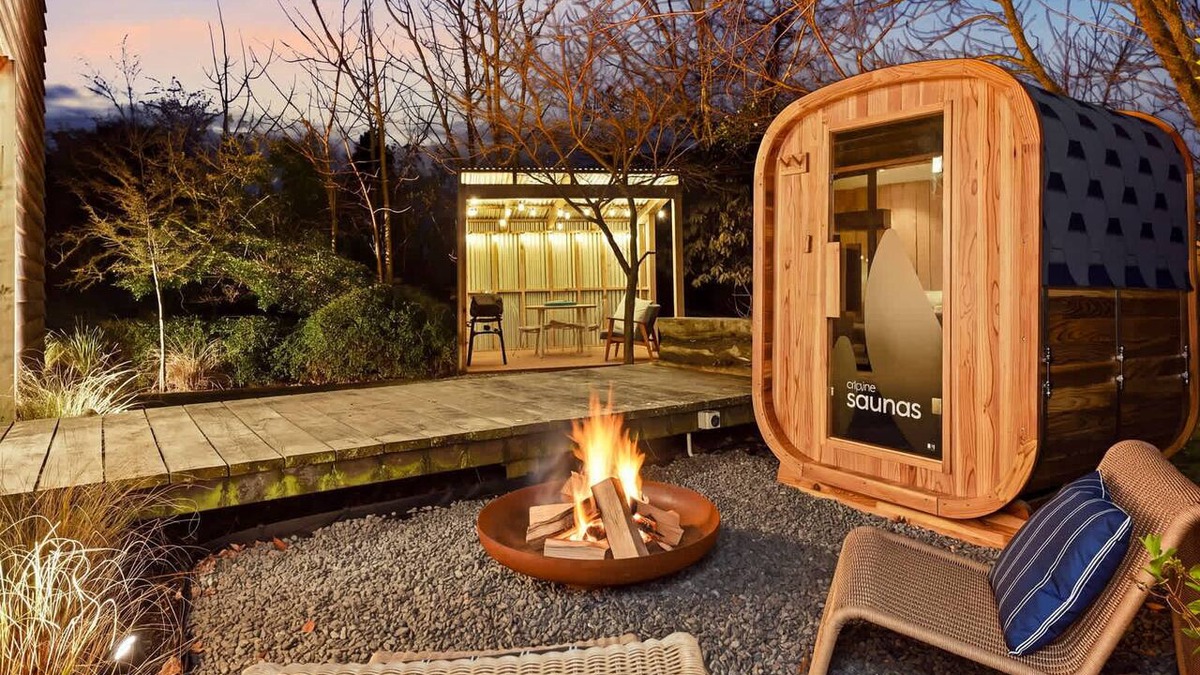 Rotorua House | Bellbird Sauna Retreat - Couples, Cold Plunge