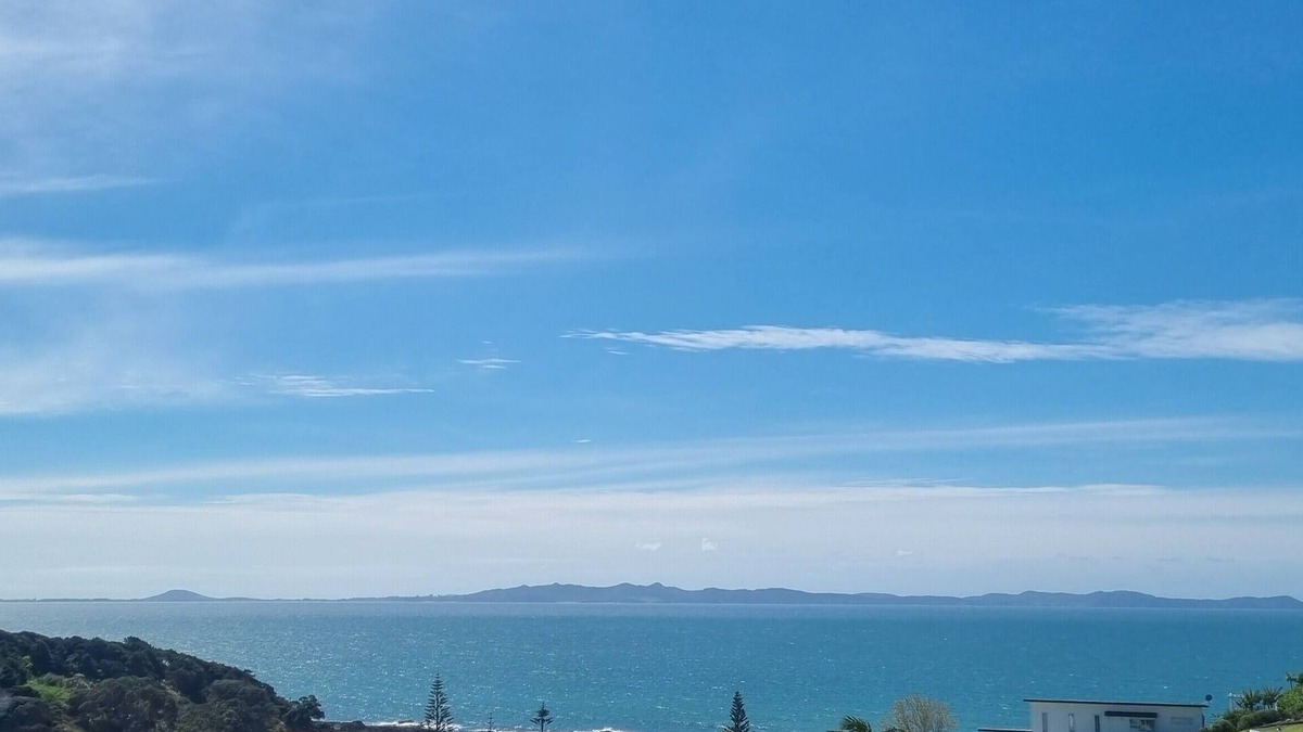 Cable Bay House | Belvedere Amazing views