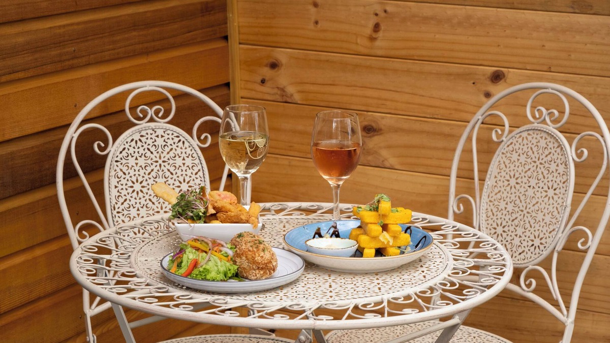 Ettrick Bed & Breakfast | Benger Garden Cafe & Chalets