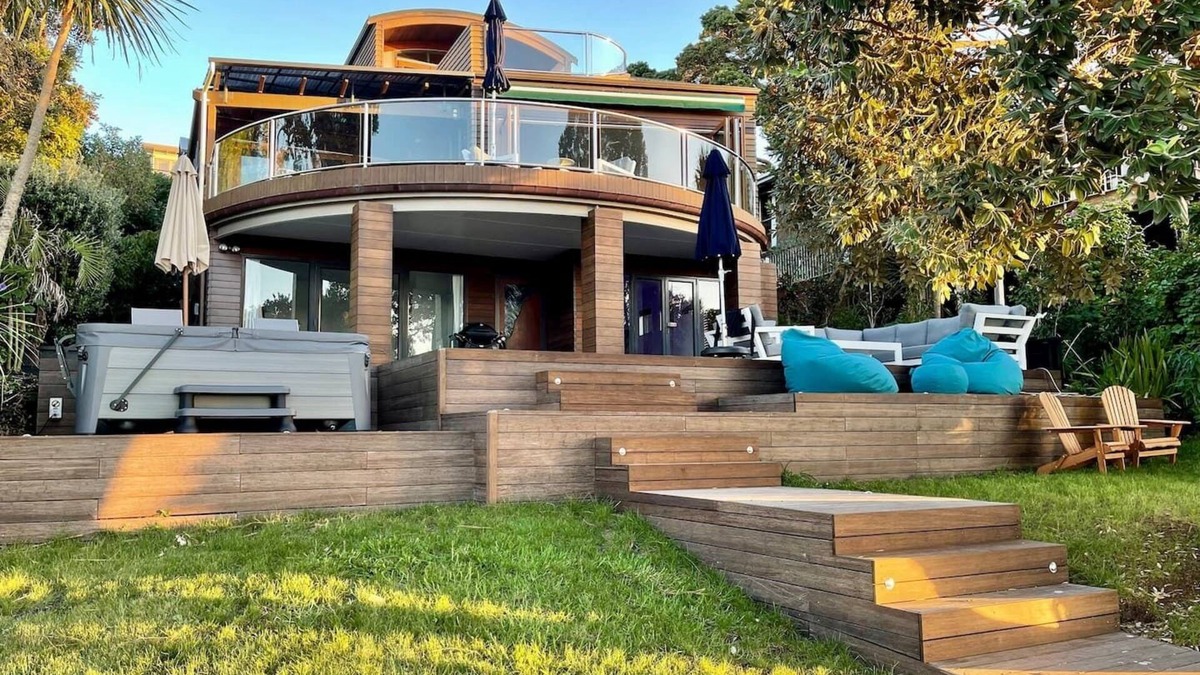 Bayswater House | Bespoke Stays - Bayswater Waterfront Paradise