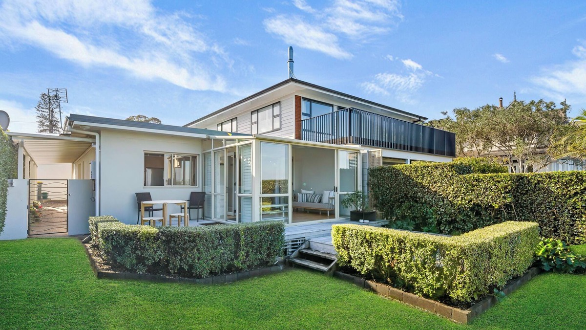 Devonport House | Bespoke Stays - Modern Elegance
