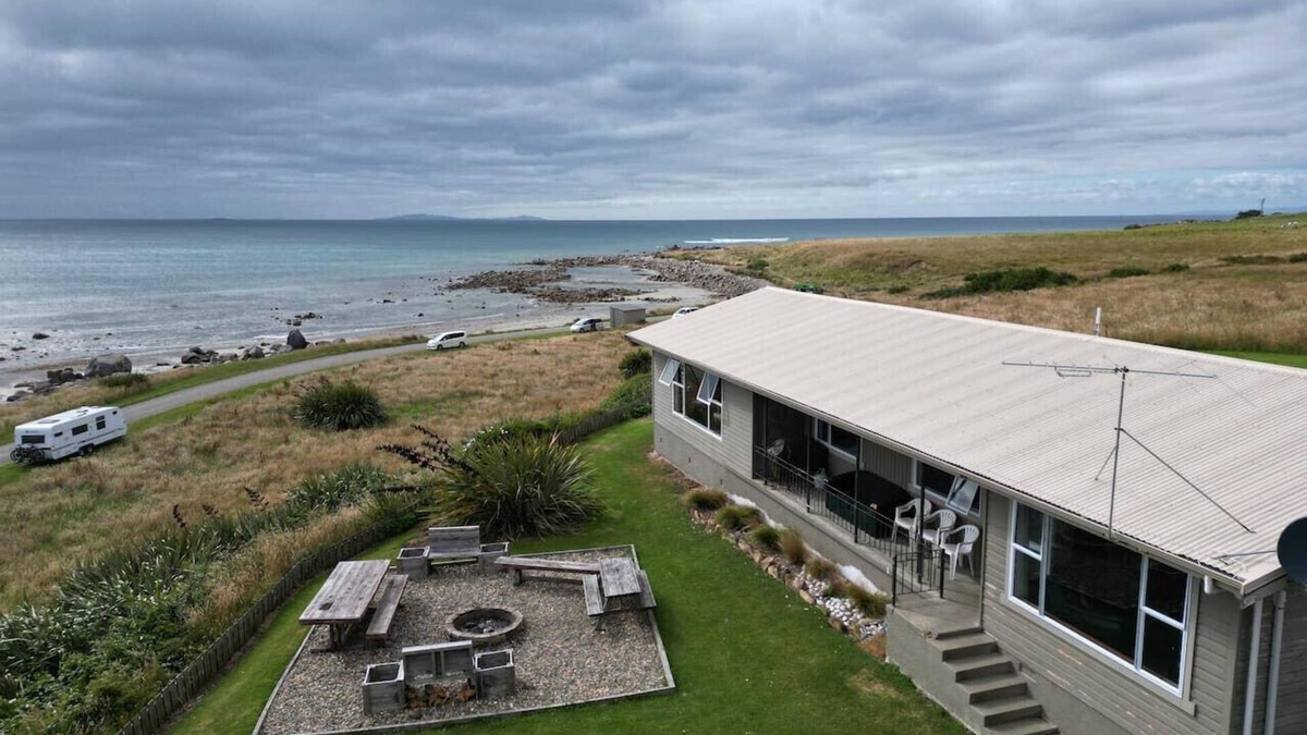 Colac Bay House | Best Bay Views in Colac Bay