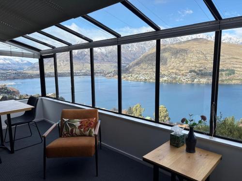 Queenstown House | Best Views on Queenstown Hill