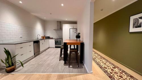 Te Aro Apartment | Big Penthouse, Bigger Balcony