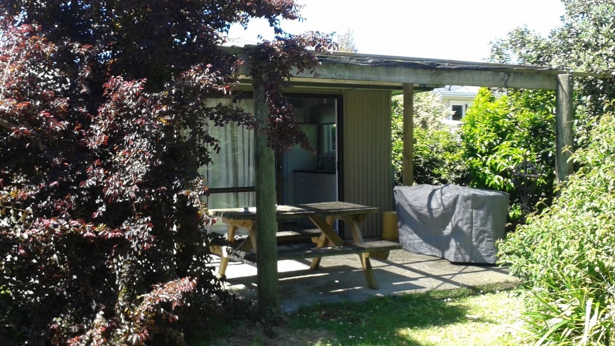 Takaka Apartment | Binnimoor Bach - Small Studio Chalet