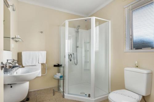 Solway Hotel | BK's Chardonnay Motor Lodge