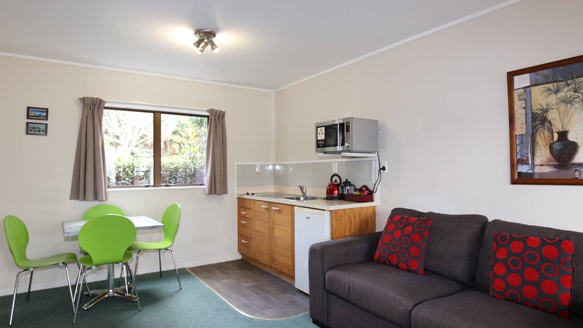 Pukekohe Hotel | Bk's Counties Motor Lodge