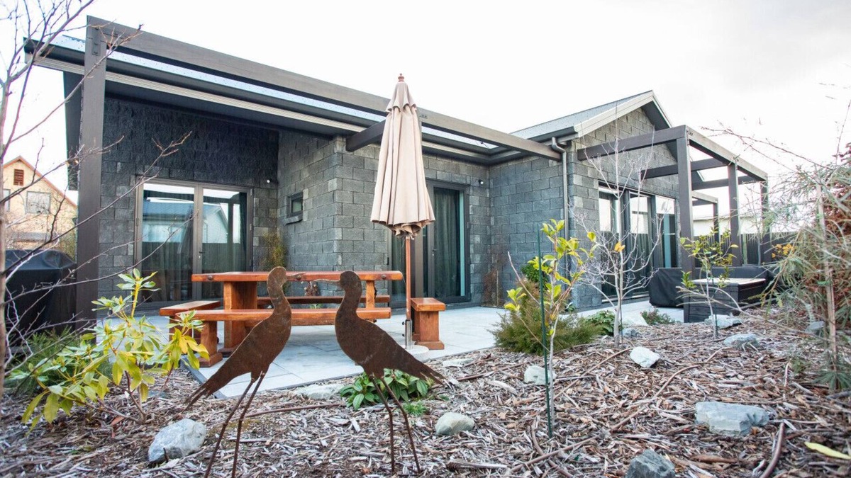 Twizel House | Black Stilt Retreat, STUNNING luxury property