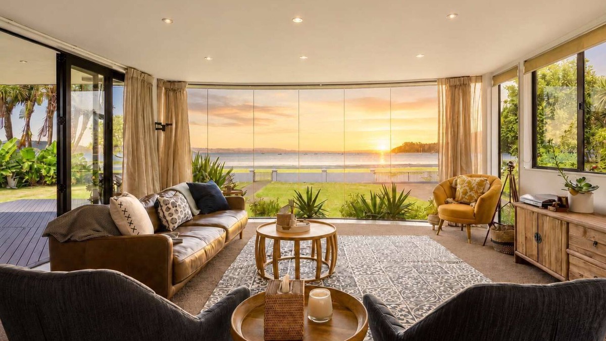 Blackpool House | Blackpool Bayside - Spa - Easy Walk to Oneroa