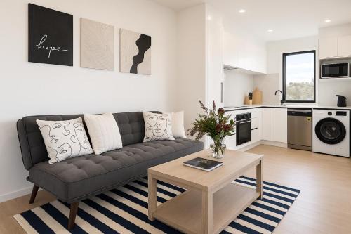 Silverdale Apartment | Blanc Suites Collection