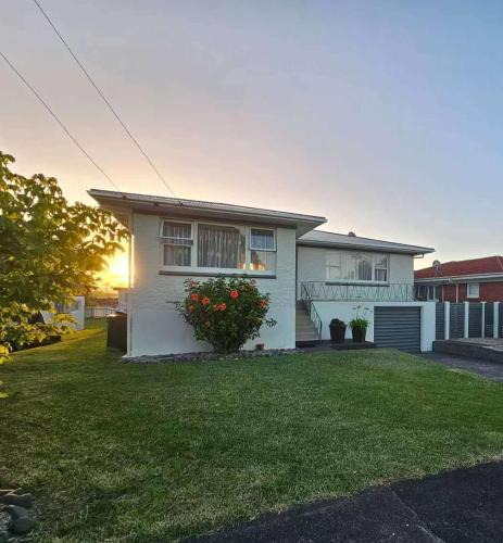 Blockhouse Bay House | Blockhouse Bay 3BR - Games and Cinema