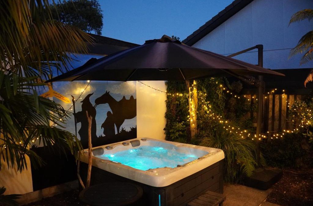 Hamilton North House | Boutique Luxury Escape! Supreme Location