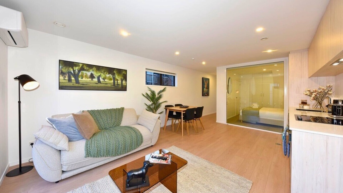 Christchurch City Centre Apartment | Brand New CBD Apartment | Spa Sauna Plunge