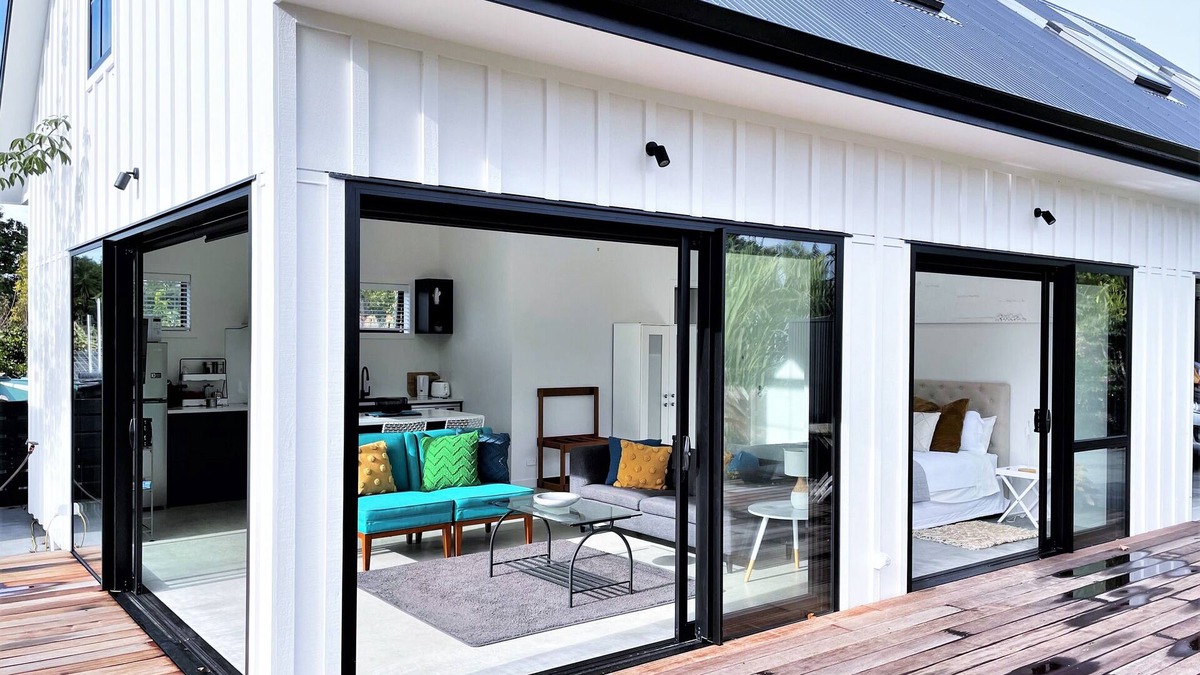 Point Wells Apartment | Brand new, gorgeous private studio apartment midway between Omaha & Matakana