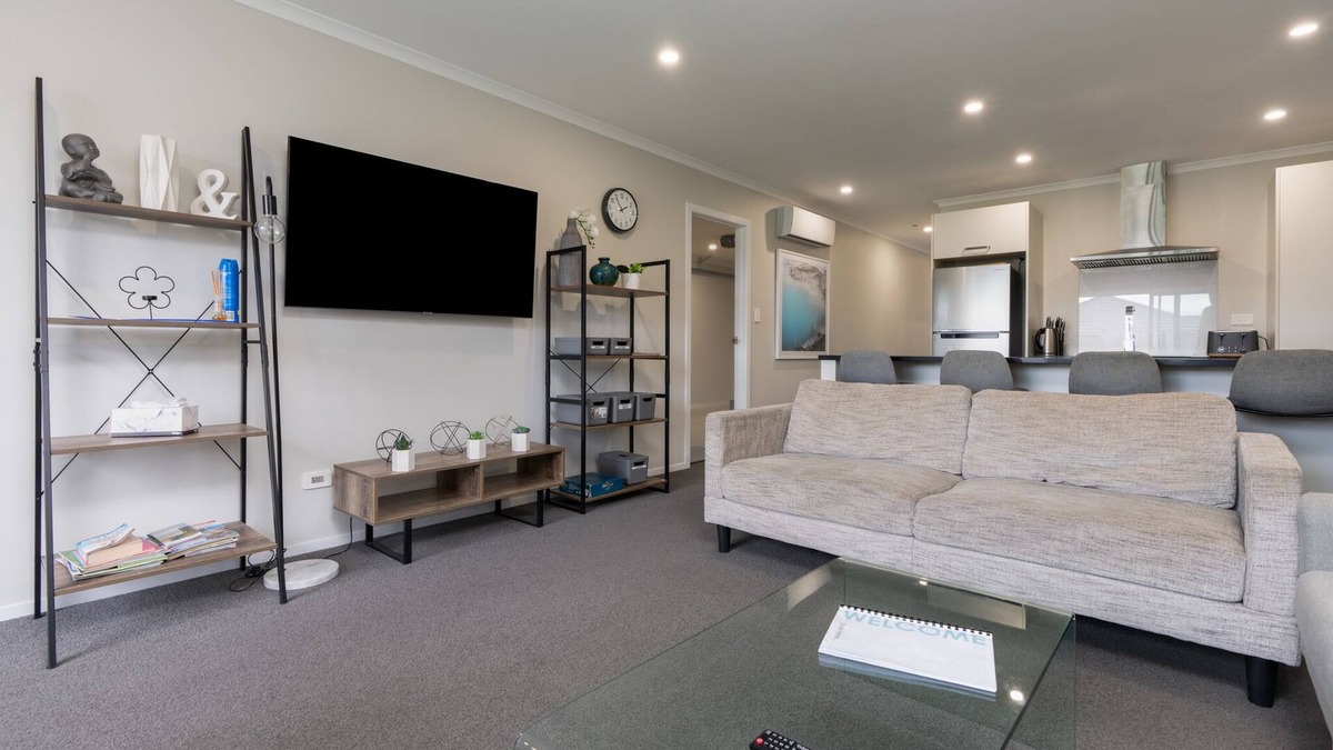 Te Rapa House | Brand new house in a great location!