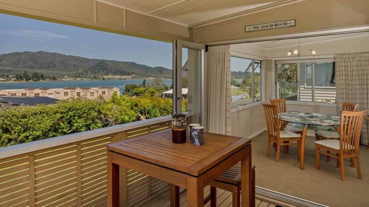 Tairua Cottage | Breakaway - Tairua Bach
