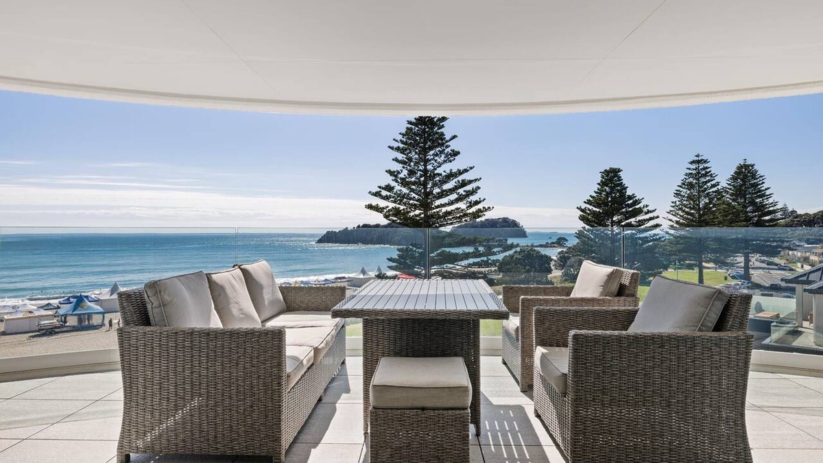 Mount Maunganui Apartment | Breakwater - Views, Pool, Sauna and Gym