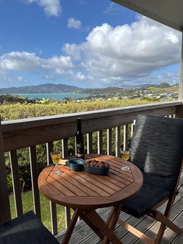 Cable Bay House | Breathtaking Bay Views & Walk to Coopers Beach