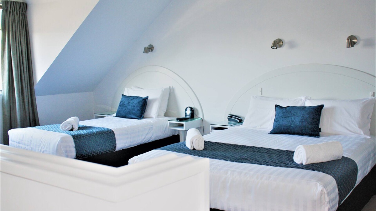 New Plymouth Hotel | Brougham Heights Motel