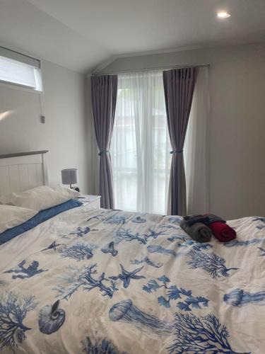 Christchurch House | Bryndwr Accommodation