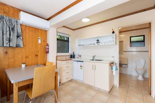 Kaiteriteri Apartment | Budget Studio Unit Garden view