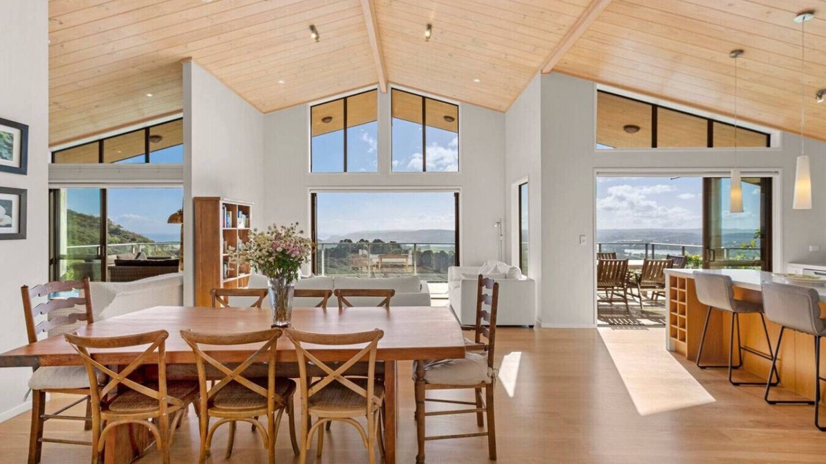 Raglan House | BYRON HILL holiday accommodation