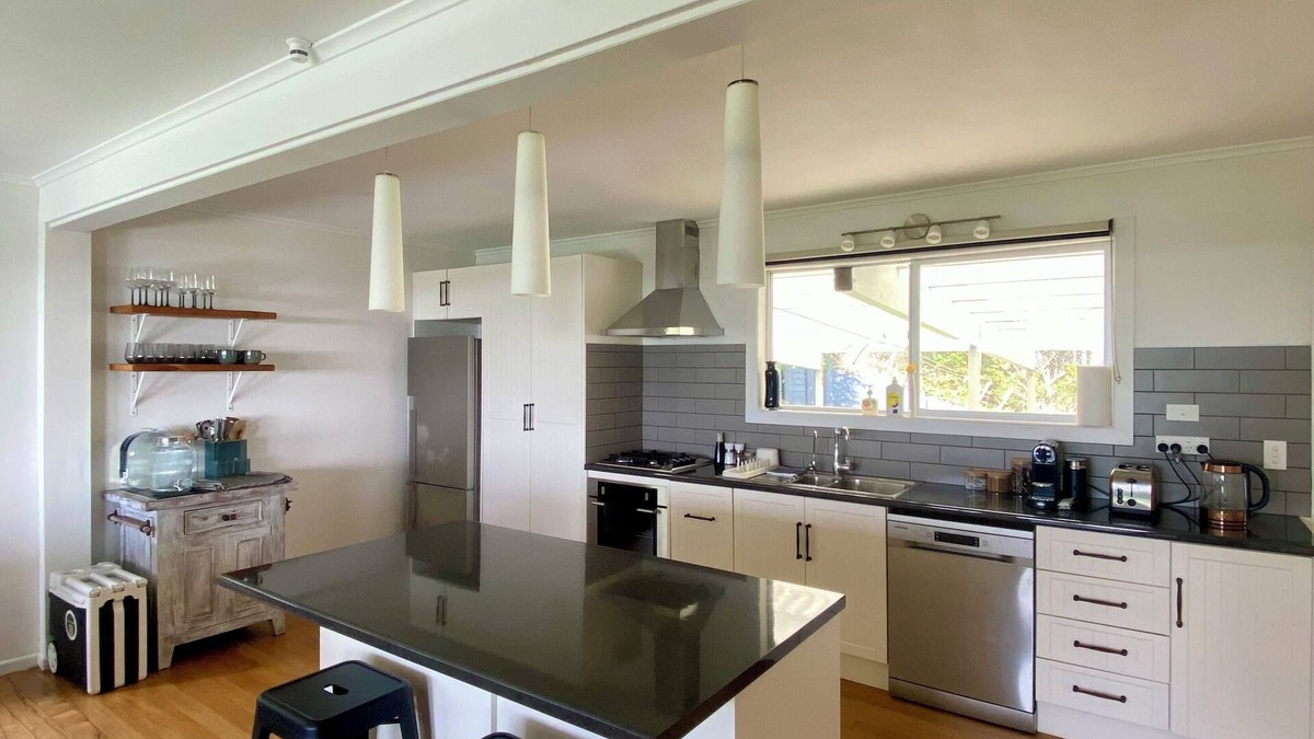 Cable Bay House | Cable Bay Moana View House