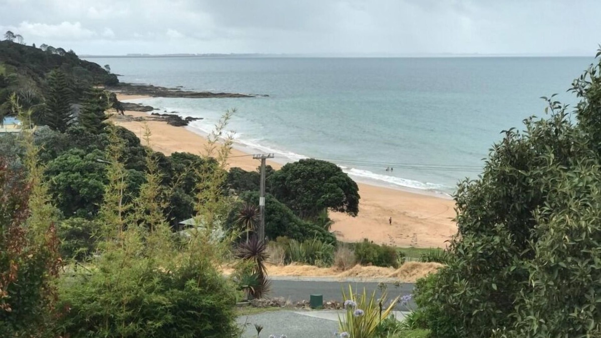 Cable Bay House | Cable Bay Views, 5 bedrooms 2 baths