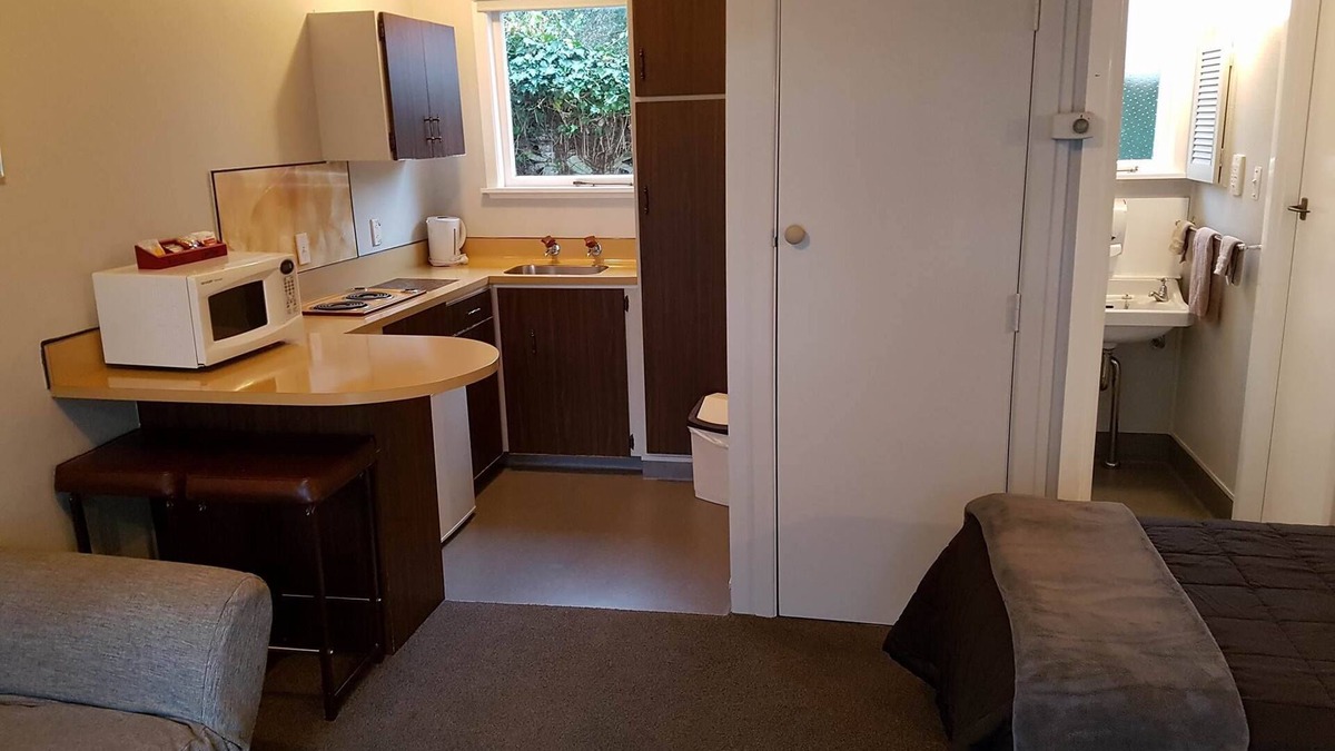 Hastings Hotel | Camberley Court Motel