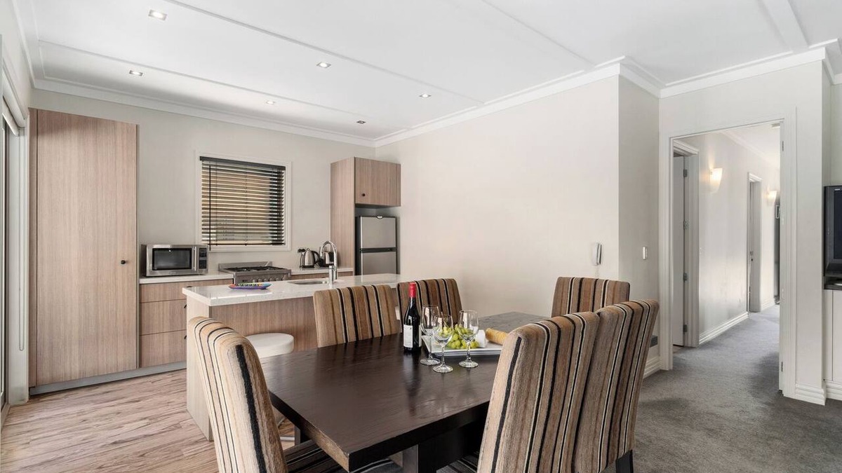 Cardrona Cottage | Cardrona Haven - Resort spa & swimming pool!