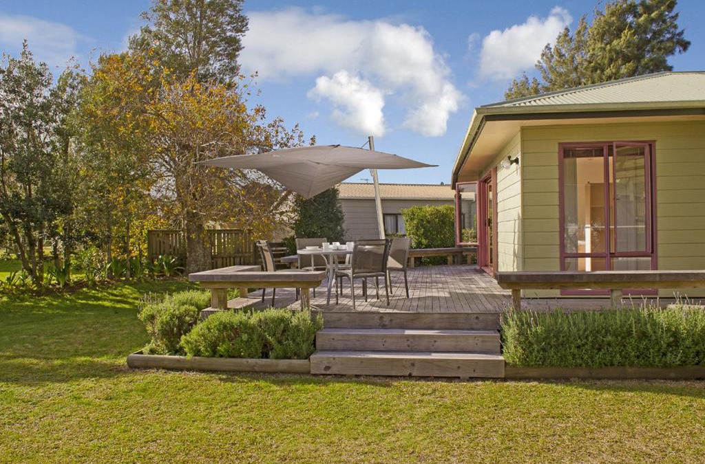 Cooks Beach House | Carefree at Cooks - Cooks Beach Bach