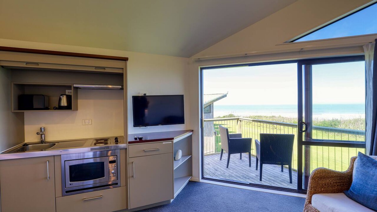 Lake Puketi Apartment | Castaways Resort