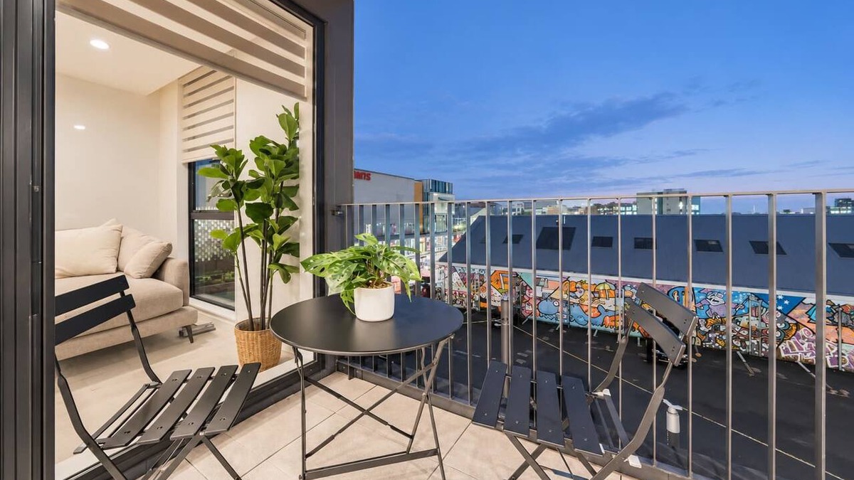 Christchurch City Centre Apartment | CBD City Base | 2BR | Balcony + Full Kitchen
