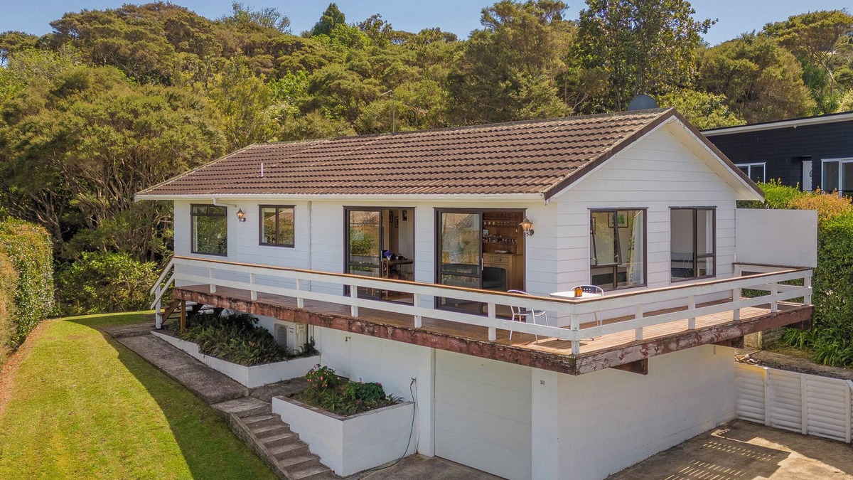 Whitianga House | Centennial Seascape - Whitianga Holiday Home